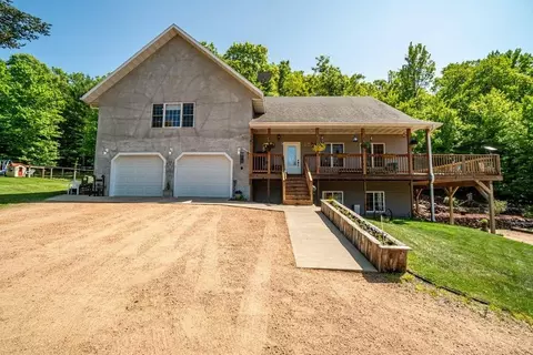 8341 Olson Dr, Eau Claire, WI 54703