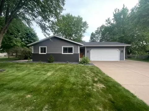 1025 Wayne Pl, Eau Claire, WI 54701
