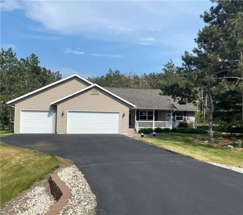 7107 Julius Dr, Eau Claire, WI 54701