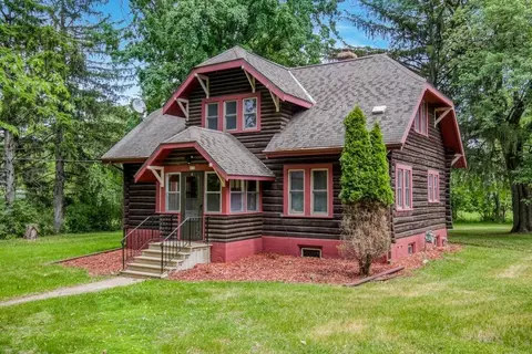 915 West St, Boyceville, WI 54725