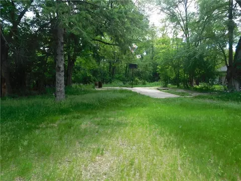 1818 S Broadway St, Menomonie, WI 54751