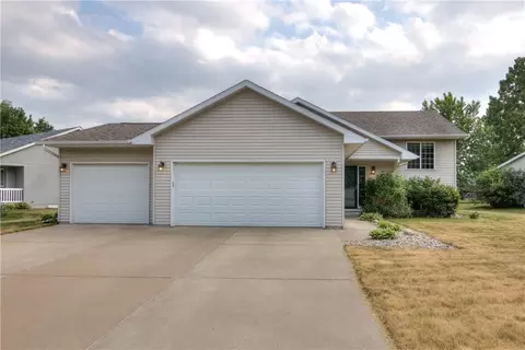 2957 W Hoyem Ln, Eau Claire, WI 54703