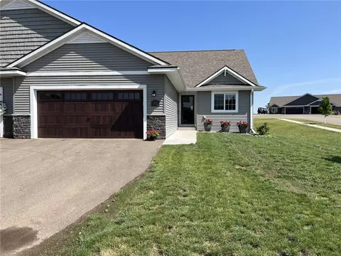 906 Daisy Ln, Eau Claire, WI 54703