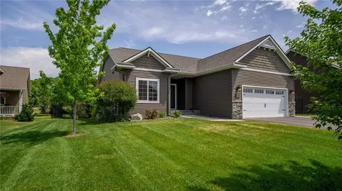 1325 Whistling Straits Ct, Altoona, WI 54720