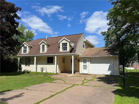 223 W Sycamore St, Abbotsford, WI 54405