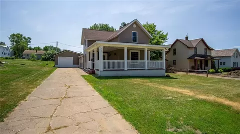 922 19th Ave, Bloomer, WI 54724