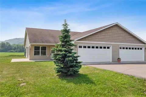 109 Nelson Dr, Elmwood, WI 54740