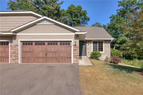 619 Club View Ln, Altoona, WI 54720