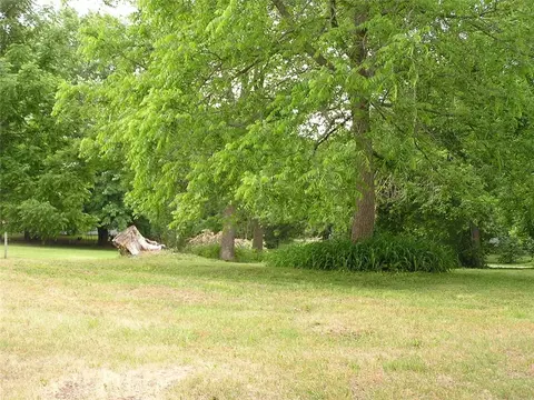 916 E 4th St S, Ladysmith, WI 54848
