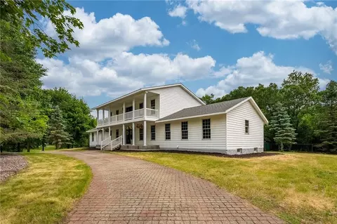 5135 Rivercrest Dr, Eau Claire, WI 54703