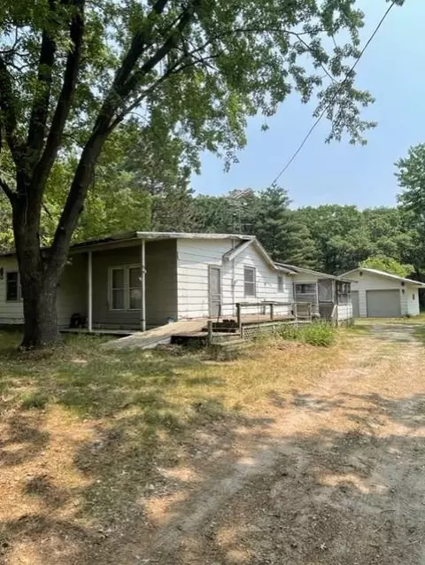 n8384 East Snow Creek Road, Black River Falls, WI 54615