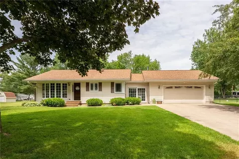 1136 W Spruce St, Chippewa Falls, WI 54729