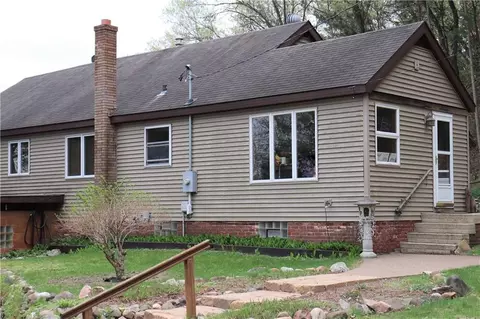 402 N Beach Rd, Altoona, WI 54720