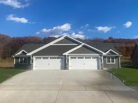 5101 Quiet Hollow Ct, Eau Claire, WI 54701