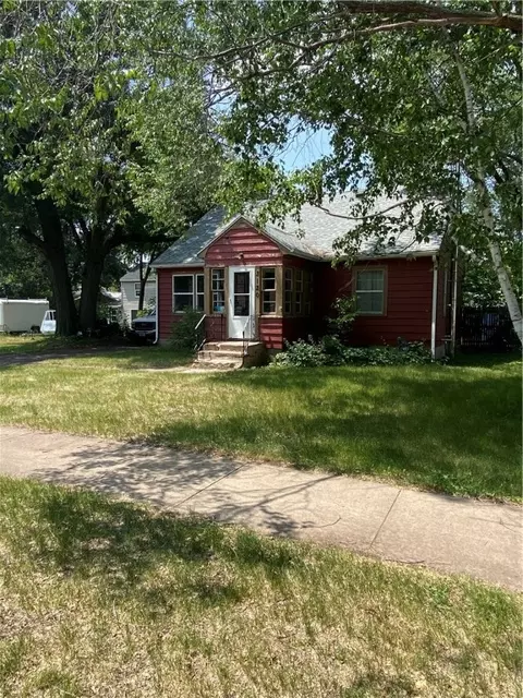 3120 Mars Ave, Eau Claire, WI 54703