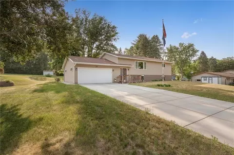 3520 Karen Ct, Eau Claire, WI 54701