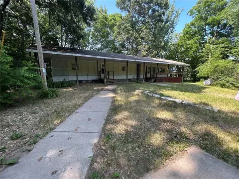 9050 Betz Rd, Eau Claire, WI 54701