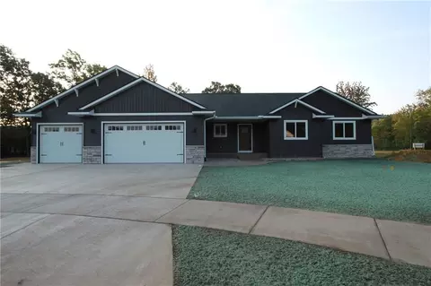 4845 Woodlands Dr, Eau Claire, WI 54703