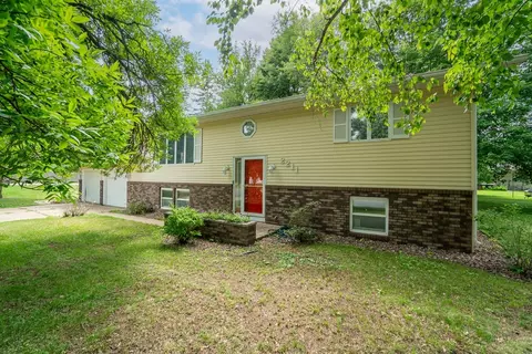 2211 9th St E, Menomonie, WI 54751