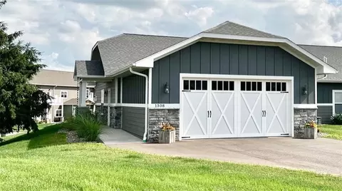 1308 Cypress Ct, Altoona, WI 54720