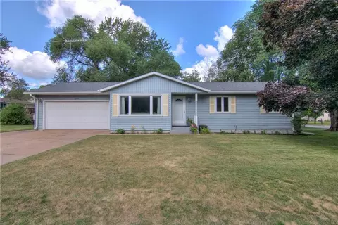 2850 Abbe Hill Dr, Eau Claire, WI 54703