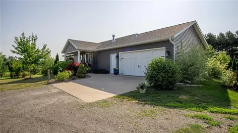 s7960 Bartig Road, Augusta, WI 54722 photo 4