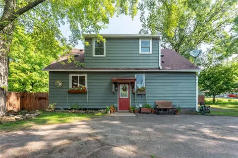 2512 Botsford Ave, Altoona, WI 54720