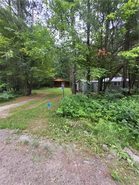 w8095 Middle Road, Neillsville, WI 54456