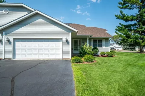 5813 Gables Pl, Eau Claire, WI 54701