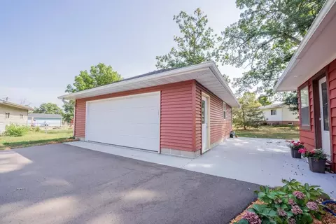 724 Robert Rd, Durand, WI 54736 photo 3
