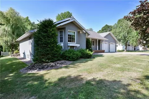 500 E Poplar Ave, Cameron, WI 54822 photo 3