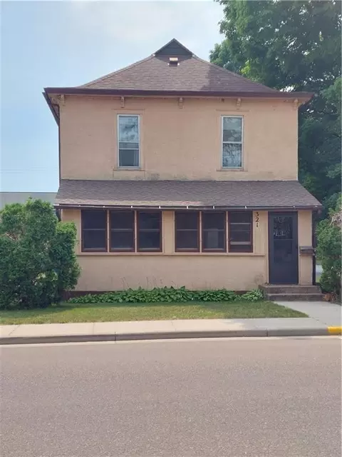 321 Elm St, Spooner, WI 54801