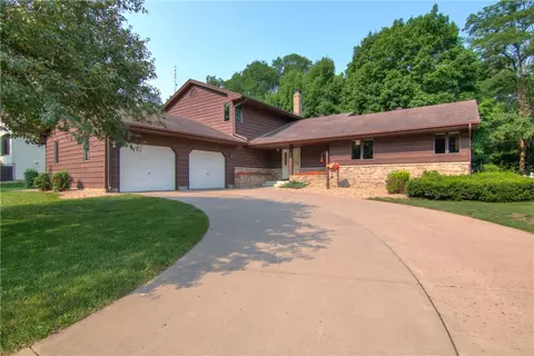 3002 Catur Ln, Eau Claire, WI 54701