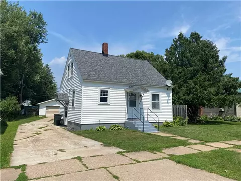 233 E Washington Ave, Fall Creek, WI 54742