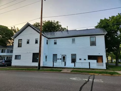 921 Main #4, Menomonie, WI 54751