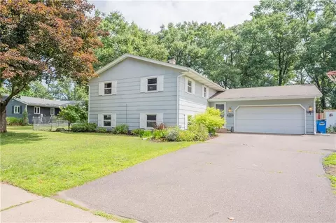 3053 Hartwood Dr, Eau Claire, WI 54703