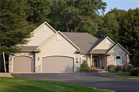5265 E Interlachen Blvd, Eleva, WI 54738