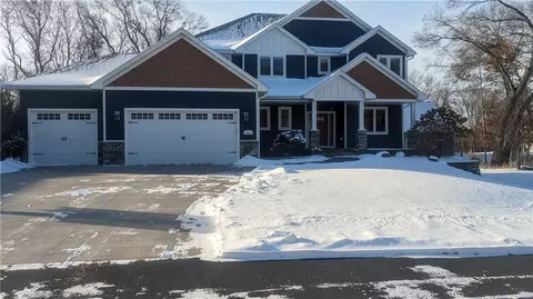 1021 Sandalwood Dr, Altoona, WI 54720