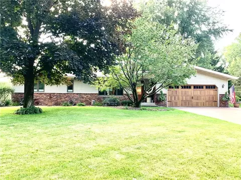 3129 Drier Rd, Eau Claire, WI 54701