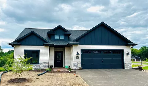 1505 Pebble Beach Dr, Altoona, WI 54720