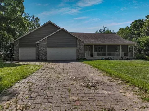 s7790 Hillview Road, Eau Claire, WI 54701