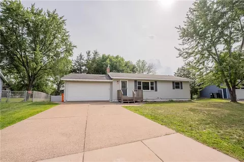 2622 Pearl Dr, Eau Claire, WI 54703