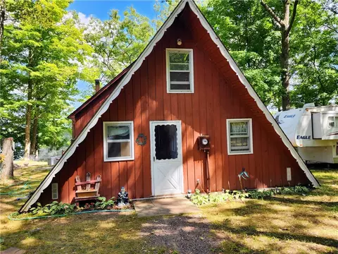 423 27 14 Ave # B, Cumberland, WI 54829