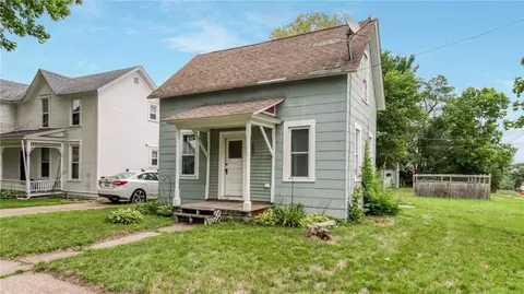 2407 4th St, Eau Claire, WI 54703