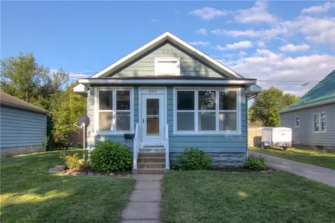 2016 8th St, Eau Claire, WI 54703