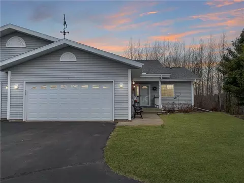 10541 N Grandview Ln, Hayward, WI 54843