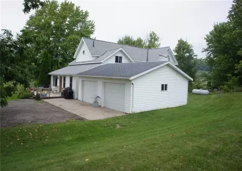 s642 Gilman Valley Road, Mondovi, WI 54755
