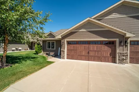 5633 Green Park Dr, Eau Claire, WI 54703