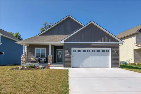 4028 John Hart Pl, Eau Claire, WI 54703