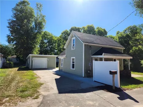 212 S 8th St, Black River Falls, WI 54615